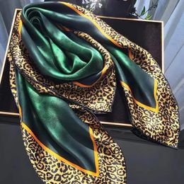 Bandanas Durag Jade Green Silk Scarf Womens Brand Leopard Pattern Square 90 90cm Fashion Accessories Headband 231007