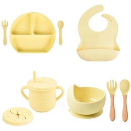 Cups Dishes Utensils 4/6/8PCS Baby Soft Silicone Bib Dinner Plate Suction Cup Bowl Plate Cup Spoon Fork Set Non-Slip Food Grade Silicone Kids Dishes 231007