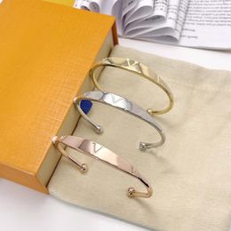 Märkesarmband kvinnor armband designer smycken sier guld pläterad rostfritt stål bröllopälskare gåva armband hög kvalitet
