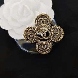 Designer Brooch Luxury Brand Letter 18K Gold Plated Vintage Brooch Pins Wedding Party Women Jewellery Accessories