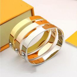 Luxury Brand Bracelets Men and Women Designer Design Bangle High Quality Couple Bracelets Stainless Steel Fashion Jewellery Valentin214C