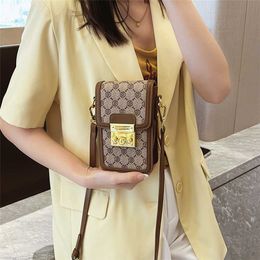 mobile phone street trendy and versatile portable old flower letter shoulder women's small square for outings number 915