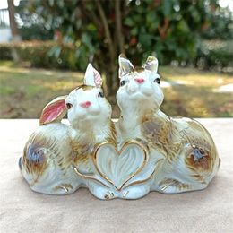 Decorative Objects Figurines Porcelain Hare Lovers Figurine Heart Design Ceramic Couple Rabbit Miniature Craft Day Decor Wedding Present 231007