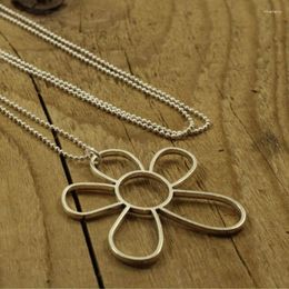 Pendant Necklaces Irregular Hollow Flower Choker Elegant Sweater Chain Statement Jewellery Ornament