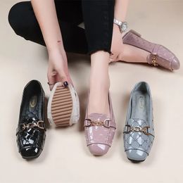 Slippers 2023 Retro Bowknot Oxfords Woman Flats Slip on Thick Heels Loafers British Pointed Toe Small Leather Shoe Plus Size 42 231006