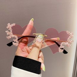 Sunglasses Fashion Y2k Heart Shaped Luxury Diamond Rimless 2023 Sun Glasses Funny Personality Eyewear Halloween Party Xmas Decor