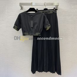 Women Long Pleated Skirt Cropped T Shirt Embroidered Webbing Crop Tee Crew Neck T Shirts Two Piece Dress