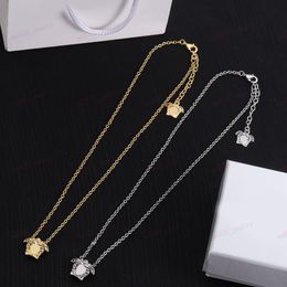 Collana di design, oro/argento 2 colori, collana con ciondolo con ritratto inciso, personalità della moda semplice, invia amici di famiglia amanti o il loro miglior regalo