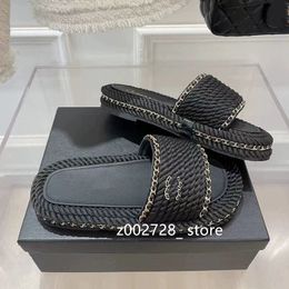 High quality Paris mens and womens summer sandals Luxury designer brand slippers Metal chain hemp rope beach shoes Middle heel f00