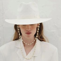 Wide Brim Hats Bucket Design double chain shoulder strap Fedora hat suitable for womens summer sun with necklace pearls Sunshade beach and Raffia wedding 231006