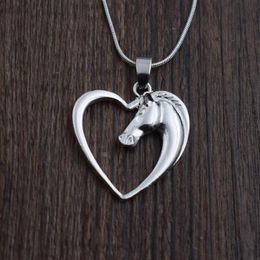 Pendant Necklaces SanLan Fashion Jewellery Plated White K Horse In Heart Necklace For Women Girl Mom Gifts Animal290B