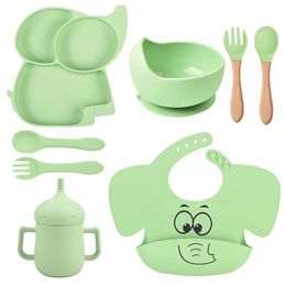 Cups Dishes Utensils 8PCS Baby Safe Suction Cup Silicone Dinner Plate Bowl Spoon Fork Super Soft Drooling Dishes Rice Pockets For Eating Training 231007