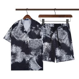 Mens Designers Tracksuit Set luxury classic Fashion Men Tracksuits New pineapple print shorts shirt Short sleeve Suit230n