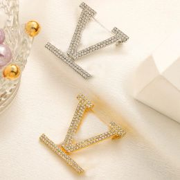 High Quality 18K Gold Plated Brooches Fashion Mens Womens Designer Brand Stamps Letter Brooche Luxury Geometric Crystal CZ diamond Sweater Suit Collar Pin Gift