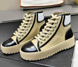 Casual Shoes Designer Luxury Women Calfskin Sneakers Patent Leather Shoe Splicing