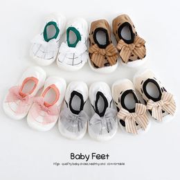First Walkers Cute Baby Girl Bow Princess Scarpe Moccasins Moccs Scarpe Fringe in gomma Soluda Non slip Crib 231007