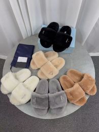 Desingner chinelos de inverno sapatos de neve femininos de lã quente apartamentos triângulo shearling chinelos marrom preto camurça chinelo designer de marca de luxo 35-41