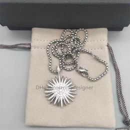 Collana dal design classico per le donne Collane di lusso Lady 2023 Gioielli Fashion House Chiusura Regalo per feste