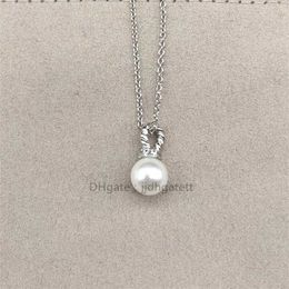 Посеребренные ожерелья Классические ювелирные изделия Подарочные дизайнерские ювелирные изделия Женское ожерелье Роскошный жемчуг 18-каратного золота