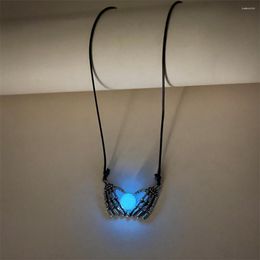 Pendant Necklaces Halloween European Punk Vintage Skull Hand Claw Glowing Night Necklace For Women Men Head In The Dark