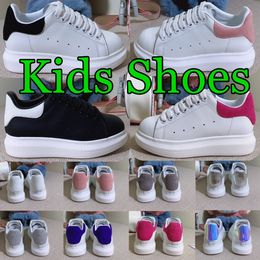 scarpe firmate per bambini bambino Sneakers ragazzi ragazze Pelle Lace Up bambini gioventù Piattaforma Bianco Nero velluto scamosciato Casual neonati bambini Scarpe Chaussures