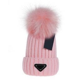 Beanie/Skull Letter Knitted Hat Caps Fashion Women Knit Beanie Designer Warm Winter Hats Large Faux Fur Pom Poms Bobble Hat Knitted Ski Cap