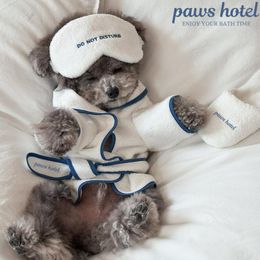 Dog Apparel El Style Pet Bath Towel Bathrobe Po Props Pyjamas Cat Cute Bichon Teddy Kawaii Clothes Toys