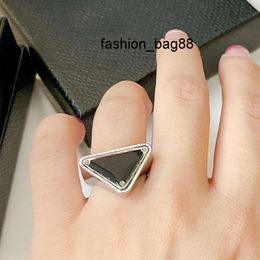 Designers Rings Women Luxurys Womens Mens Silver Ring Triangle Brands Letter Ring For Lady Lovers Gift Designer Jewelry 2222211XS