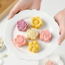 Baking Tools 20g Flower Mini Moon Cake Mould Hand-pressed Household 30g Fondant Pastry Accessories 1 Barrel 6 Stamps