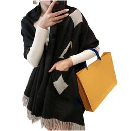 Designer Scarf V Top Quality Fashion Luxury Scarf With Geometric Patterns Winter Letters Print Scarves For Women Warm Plaid Shawl Wraps Size 180x65cm