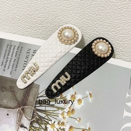 fashion luxury Clip BB Simple Designer Fashion Pearl Rhinestone Headwear Senior Brand Hairpin Fixed Broken Hair Bangs Clip Lovers Gifts Accessories