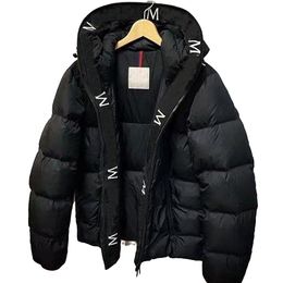 Erkek ceket aşağı parkas maya puffer ceketler kıyafetler maya serisi açık hava sıcak siyah dışarısı koruma rozeti dekorasyon kalınlaştırma ceket artı boyutu m-5xl