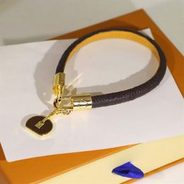 Europe America Fashion Lady Women Round Print Flower Design Leather Bracelet Bangle With Engraved V Initials Mini Boite Chapeau Ch288o