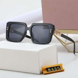 Frames Overseas New Box for Men and Women Street Photography Sunglasses Classic Travel Fashion Glasses 8435