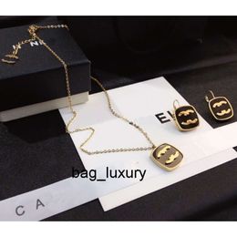 fashion luxury Necklaces Designer Womens Earrings Earrings Set Charm Girl Earrings Exquisite Design Jewellery Gold Necklace Pearl Letter Necklace Family Gift ornam