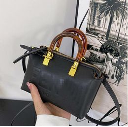 fashion classical Designers Shoulder Bags Fashion women classic Flap chain Crossbody wallet Totes Handbag Clutch ladies purse A002