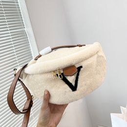 Women Winter Teddy Waist Fanny Pack Bag Luxury Designer Chest Bags louiseits Crossbody Lamb Wool Soft Fur Bumbag Classic viutonits Shoulder Belt Bag Backpacks