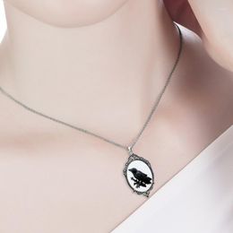 Pendant Necklaces Goth Animal Raven Necklace Personality Crow Pattern Glass Cabochon Choker Punk Clavicle Chain Jewelry 55KA