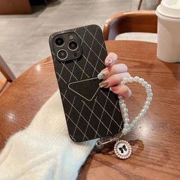 iPhone 15 14 Pro Max Designer Phone Case for Apple 13 12 Plus Luxury PU Leather Diamond Pattern Pearl Strap Mobile Back Bumper Covers Fundas Coque Black