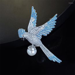 Brooches Exquisite Blue Zircon Parrot Brooch Pin Fashionable Freshwater Pearl Animal Bird For Woman Man Suit Jacket Accessories