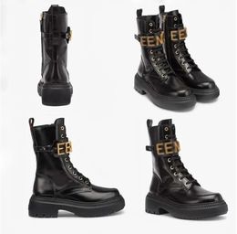 Moda Doc Martens Boots Lüks Tasarımcı Avustralya Altın Metal Toka Dekorasyon Kadın Ayakkabı% 100 inkiye Düşük Topuk Dantel Yuvarlak Ayak Parçaları Zip Martin Boot Boot
