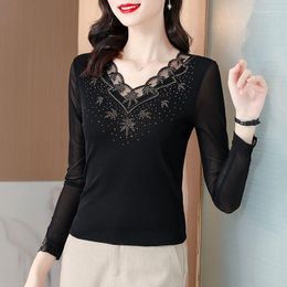 Women's T Shirts Korean Women Simple Casual Versatile T-Shirt Spring Autumn Mesh Lace Bottom Diamond V-neck Elegant Vintage Long Sleeve Tops