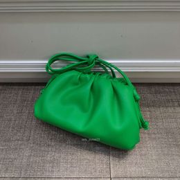Ladies Pouch Netting Single Small Size Bags 2023 Botteega Version Pleated Clip Venetas Same Style Handheld Bvbag Shoulder Crossbody Bag for Women Xlsc