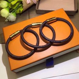 New Designer Ladies Bracelets Fashion Men Leather Bracelets Luxury Classic Popular Simple Jewellery Unisex Wristband Whole Belt 291T