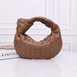 Botteega Venetas Bvbag Girl Jodie Fashion Designer 2023 Bags Lady Woven Women's Sheepskin Knot Round Underarm Hobo Curved Mini Bag Leather Handbag D0ul