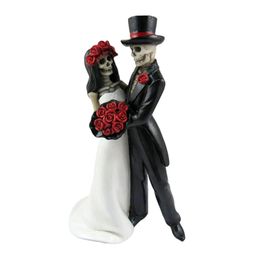 Decorative Objects Figurines Romantic Skeleton couple Crafts Art Sculpture Skull Ornaments Collectible 231009