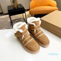 Women's Thick Sole Boots Luxury Classic Solid Color Plush Warm Snow Boots Flat Bottom Anti Slides Sheepskin Fur Integrated Ladies Winter Booties