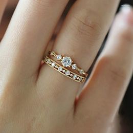 Anéis de cluster duplo justo delicado para mulheres moda bonito zircão cristal simples oco para fora anel de festa de casamento jóias kcr110m