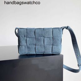 Crossbody Bag Cassette BottegassVenetas 5a Sheepskin 23 handcrafted 10A soft Nappa Bottegaes lady Padded travel work commute V flap