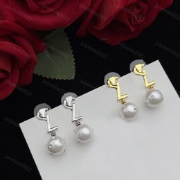 Pearl Stud Earrings Designer Jewellery Fashion Silver Earring for Lady Women Party Studs Hoops Wedding Engagement for Bride Box Single Studs Letter Pendant with Box